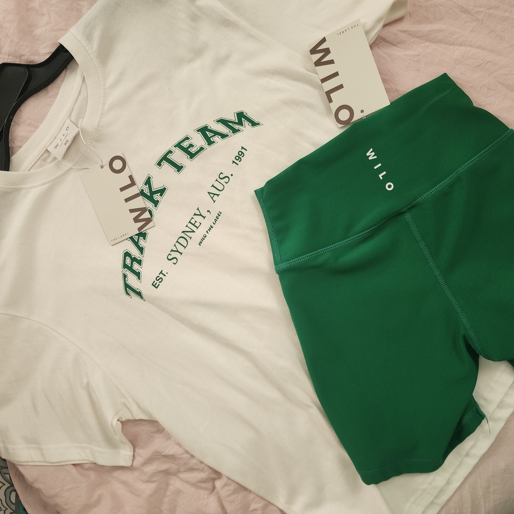 WILO White and Green T-Shirt and Shorts Set